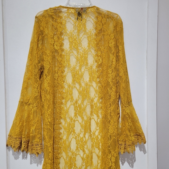 Golden Lace Kimono - Picture 10 of 11